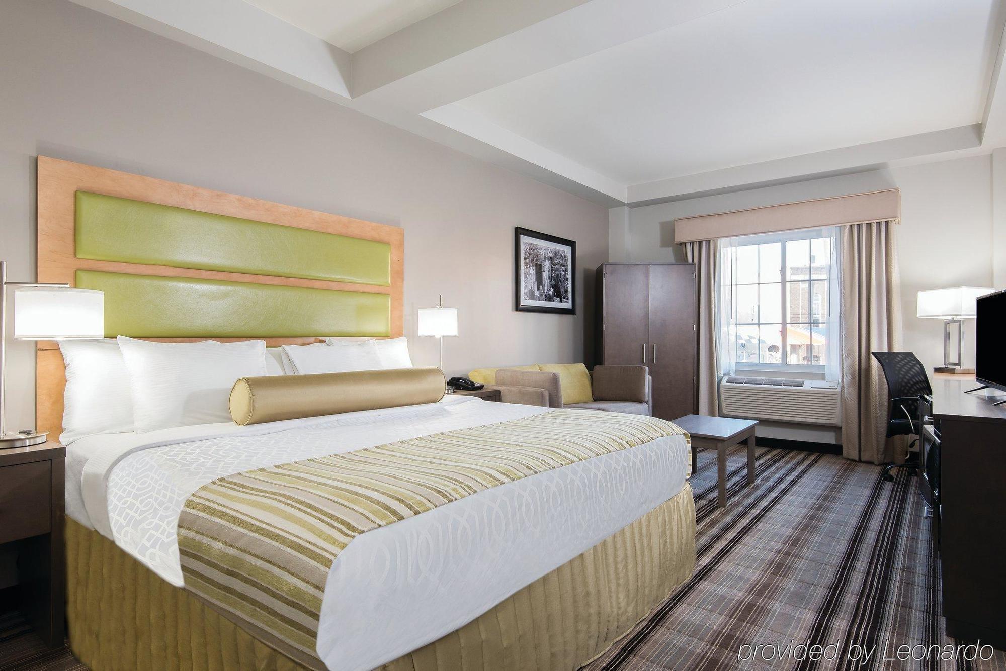 La Quinta By Wyndham Brooklyn East Hotel New York Exterior photo