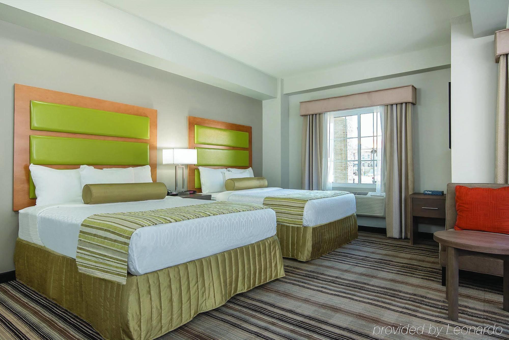 La Quinta By Wyndham Brooklyn East Hotel New York Exterior photo